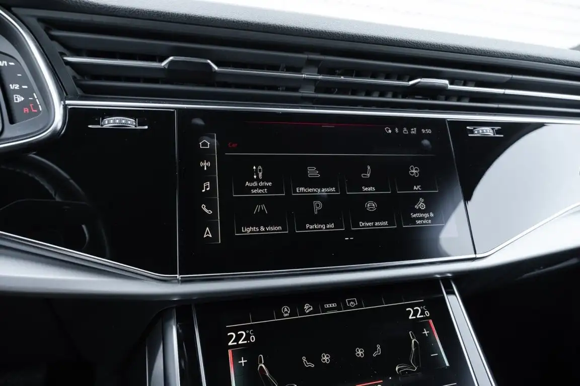 AUDI Q7