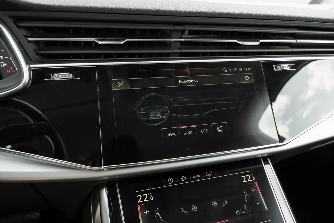 AUDI Q7