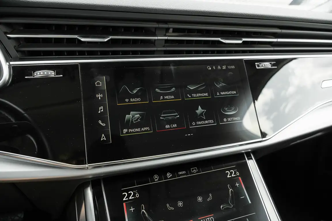 AUDI Q7