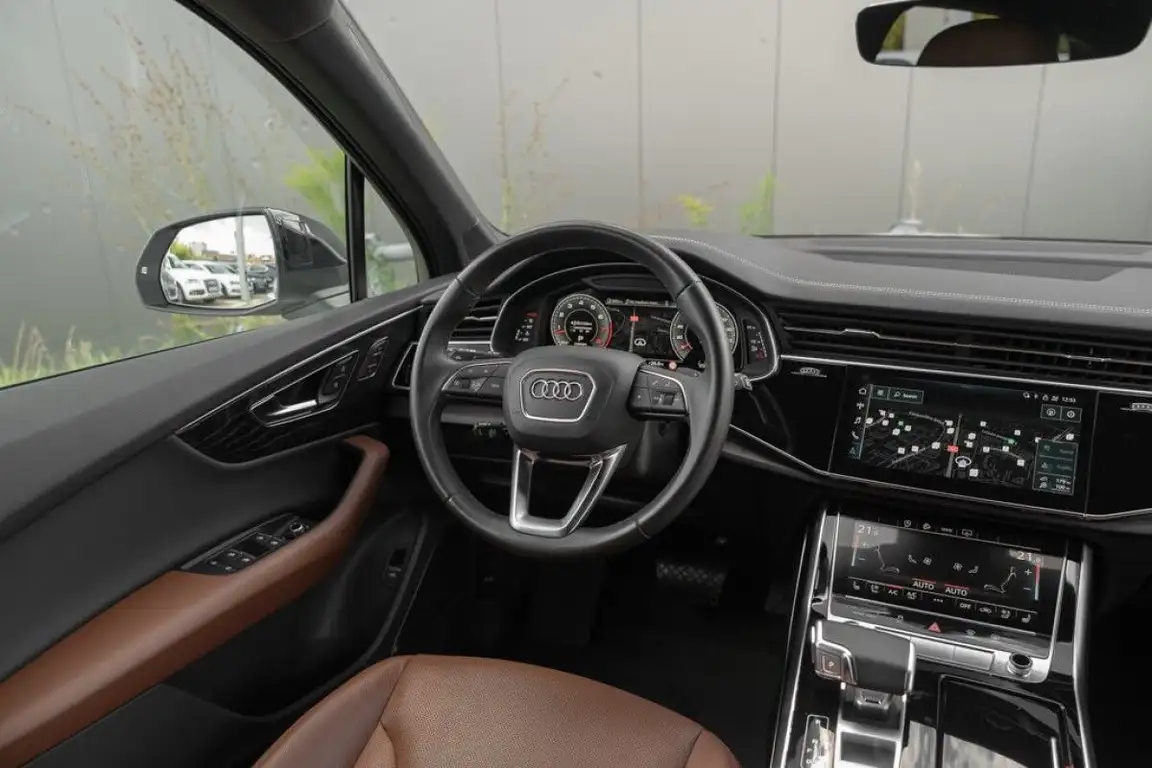 AUDI Q7