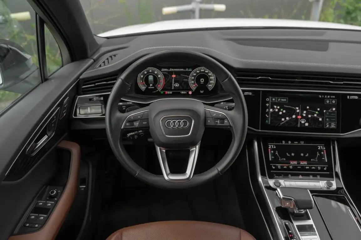 AUDI Q7