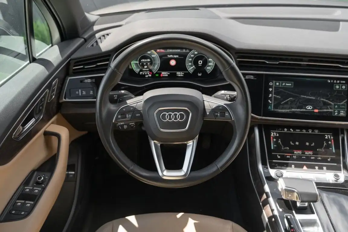 AUDI Q7