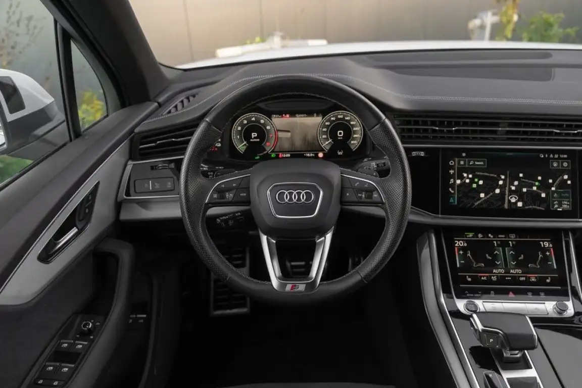 AUDI Q7