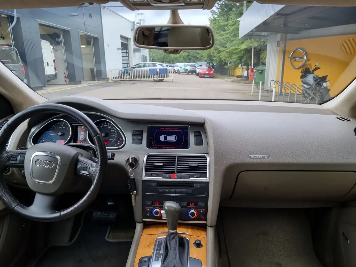 AUDI Q7