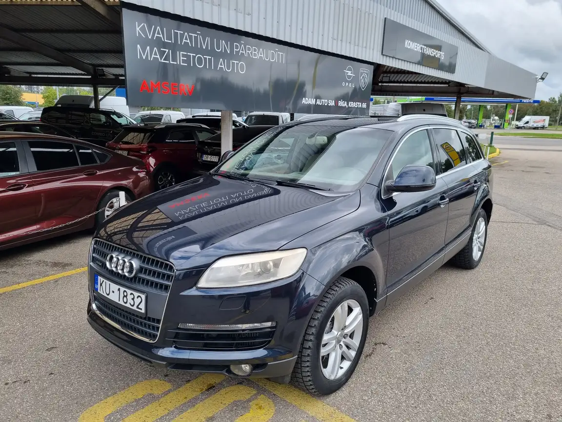 AUDI Q7