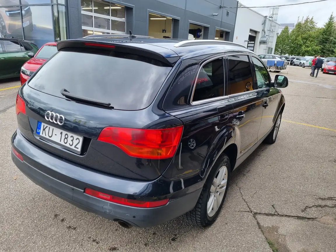 AUDI Q7