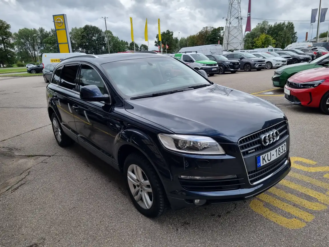AUDI Q7