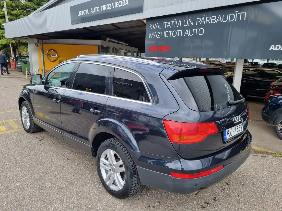 AUDI Q7