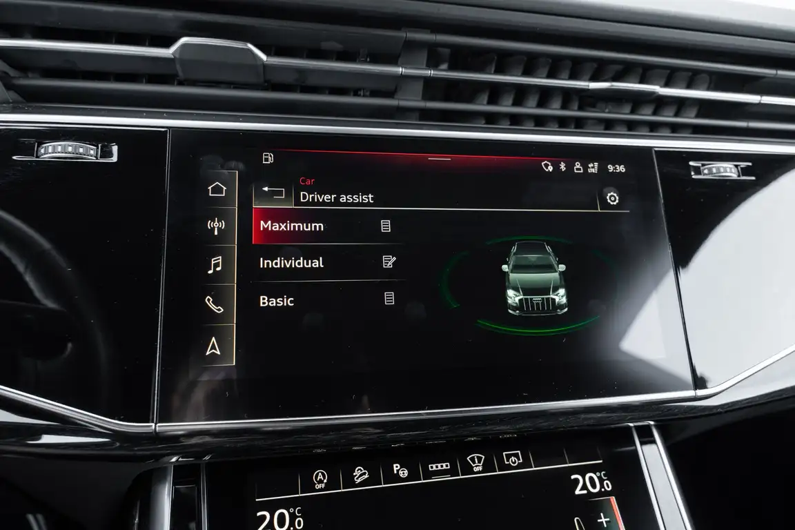 AUDI Q8