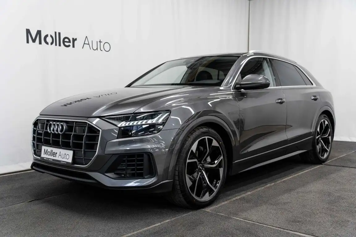 AUDI Q8