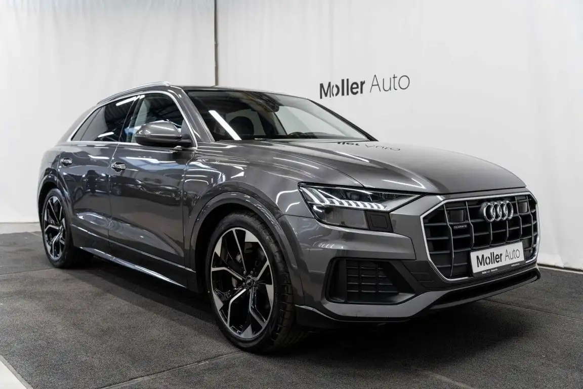 AUDI Q8