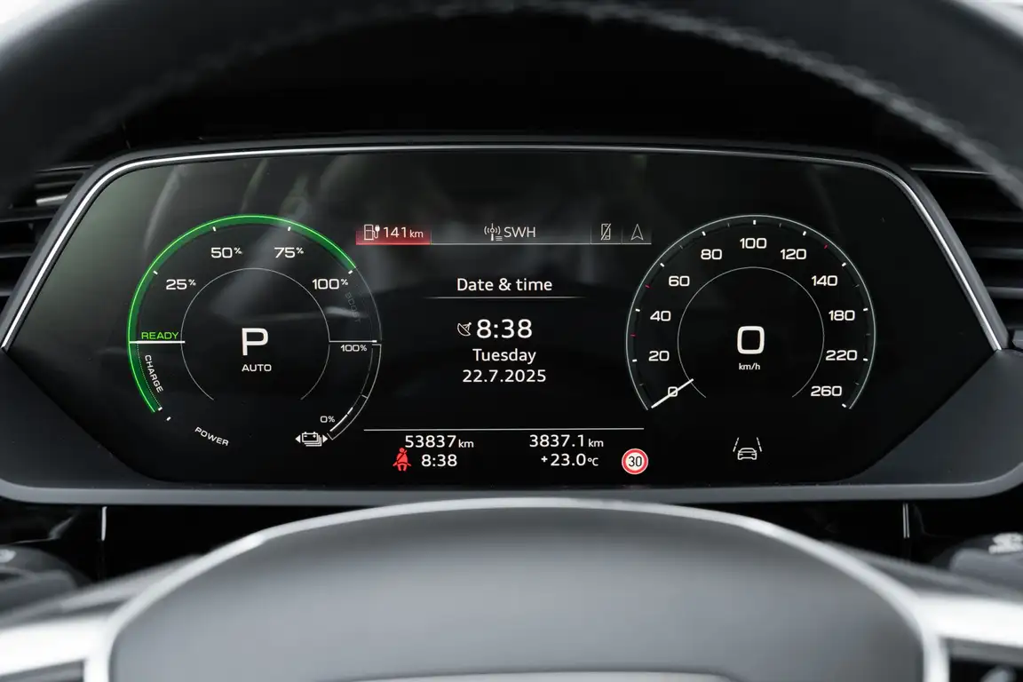 AUDI Q8 E-TRON