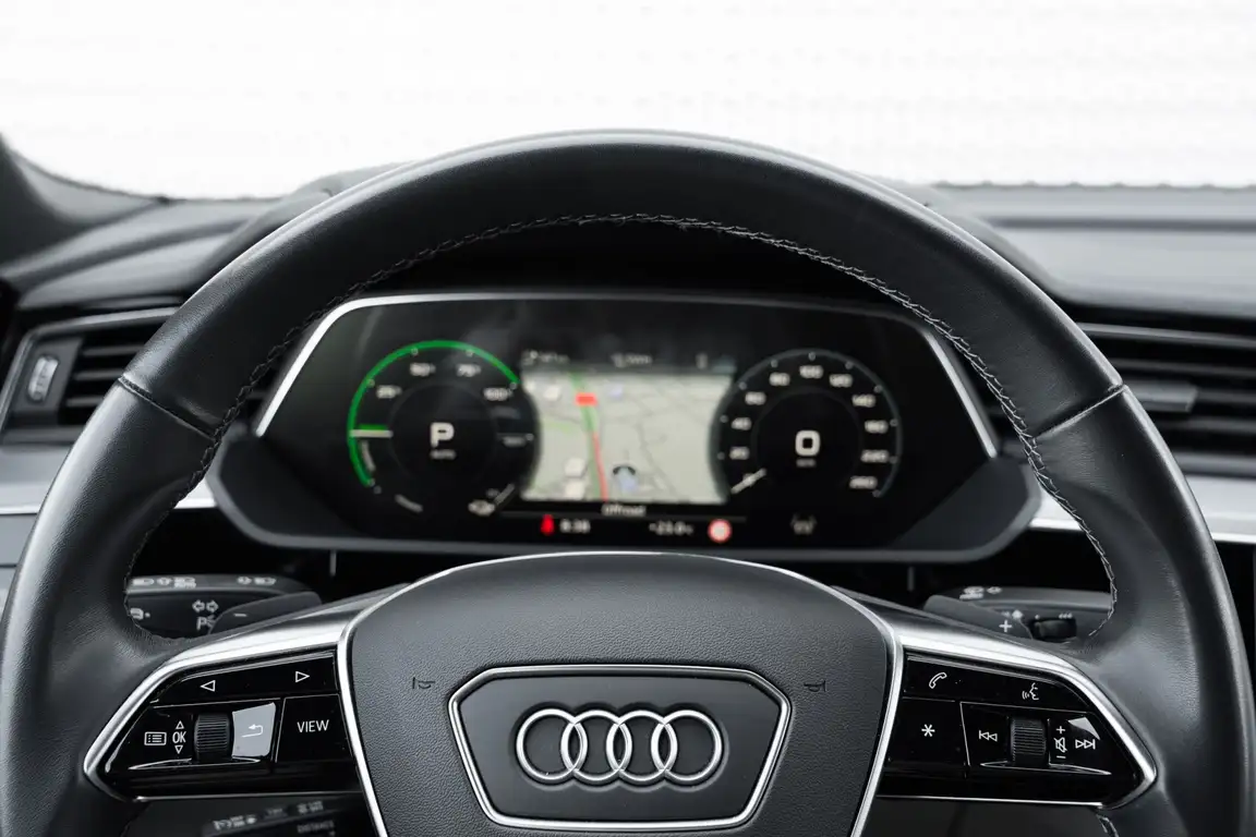 AUDI Q8 E-TRON
