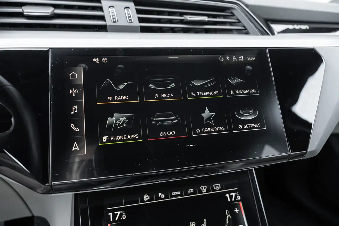 AUDI Q8 E-TRON