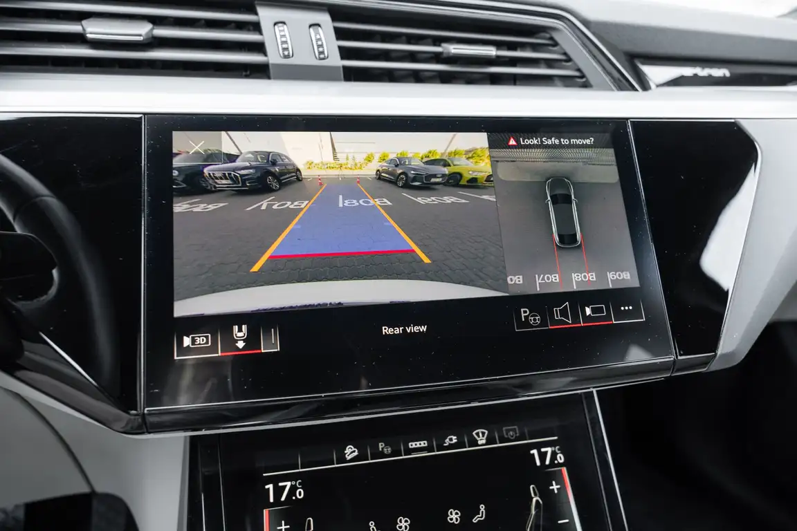 AUDI Q8 E-TRON