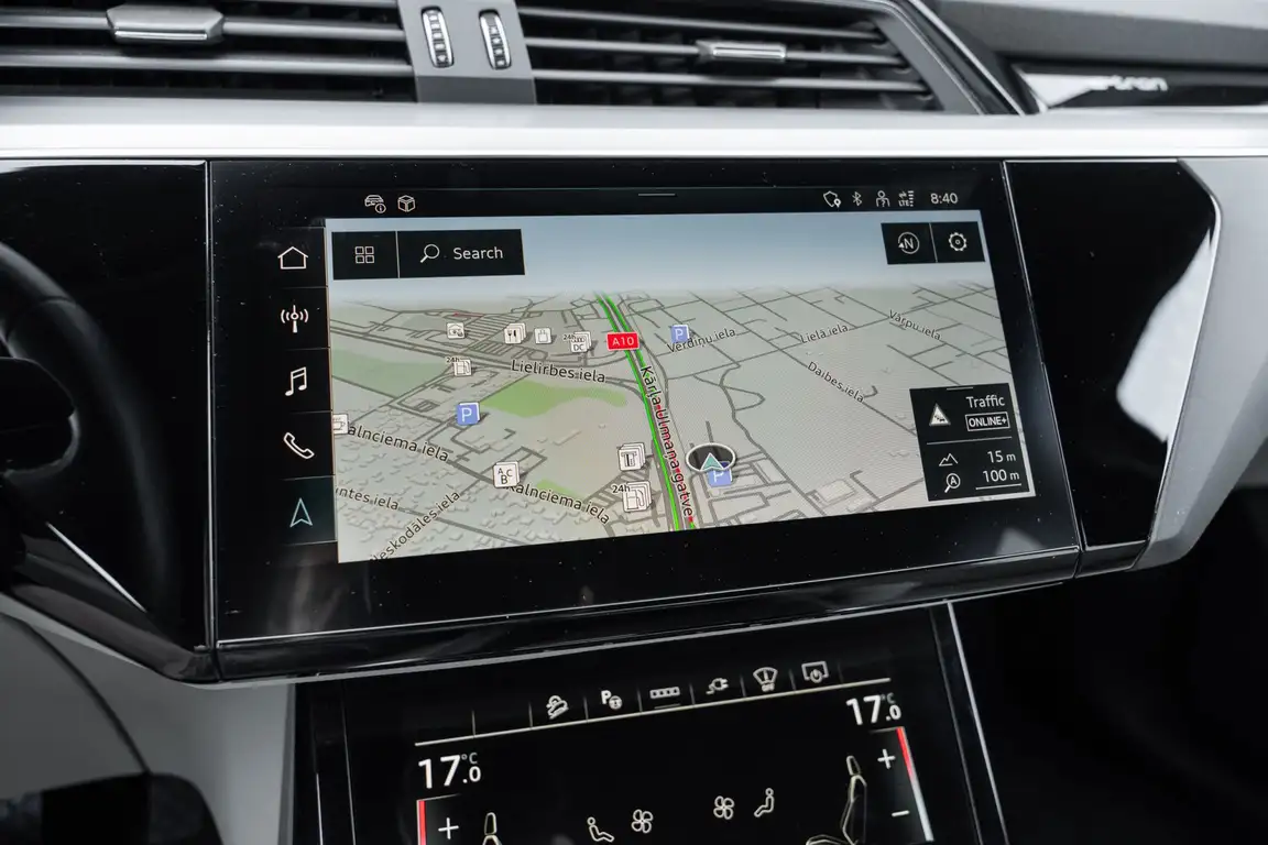 AUDI Q8 E-TRON