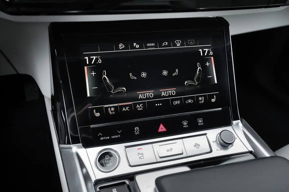 AUDI Q8 E-TRON