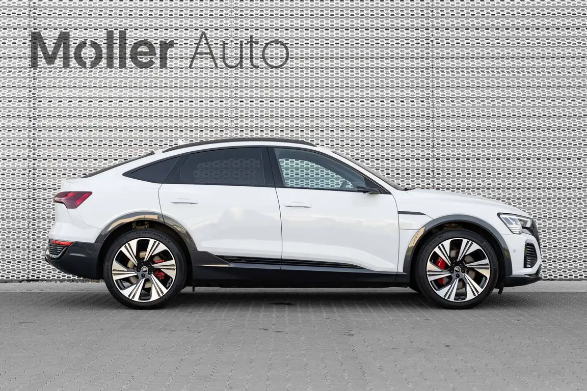 AUDI Q8 E-TRON