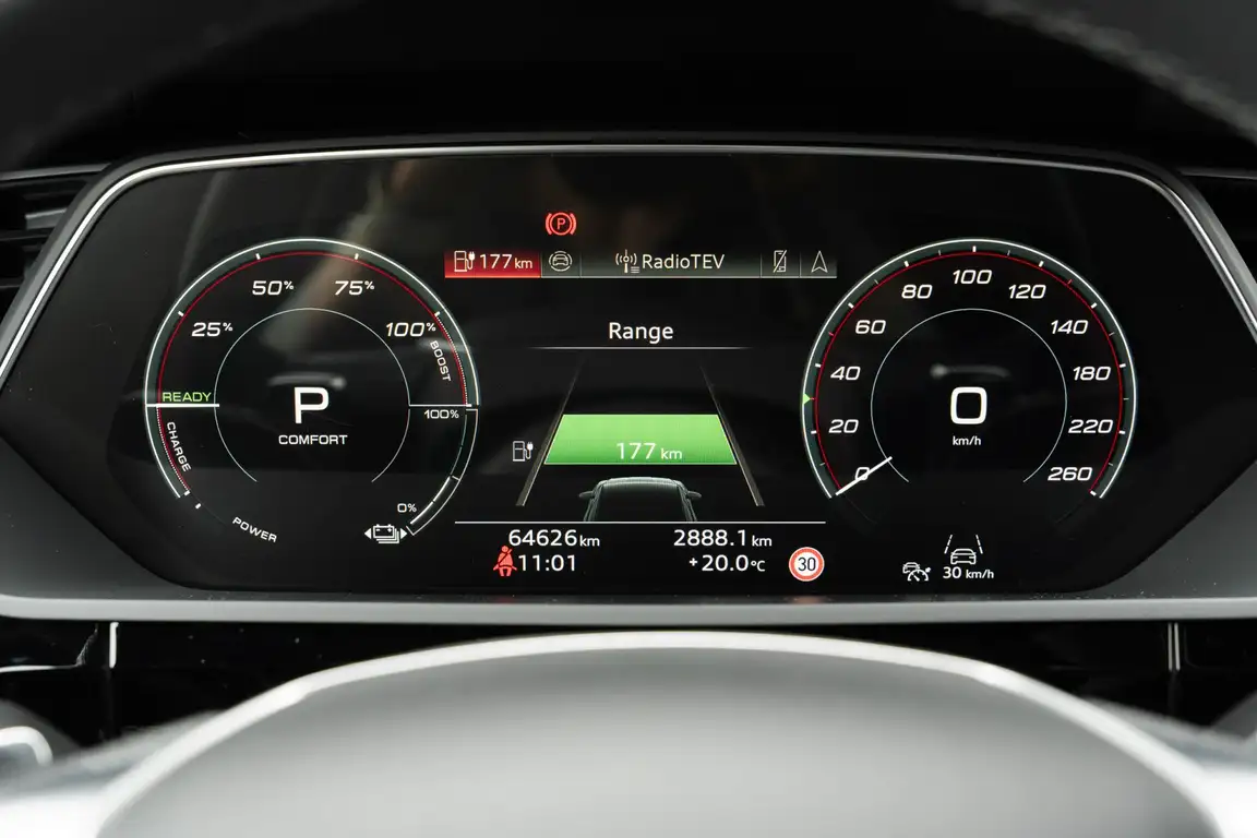 AUDI Q8 E-TRON