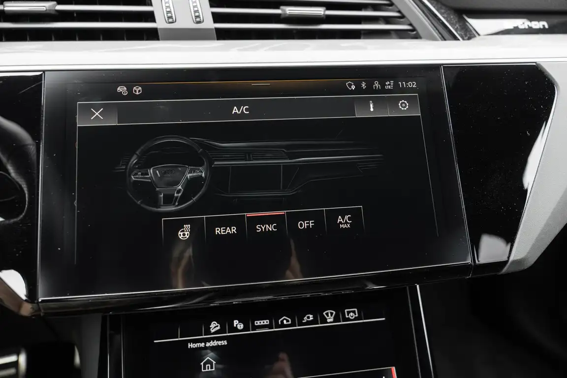 AUDI Q8 E-TRON
