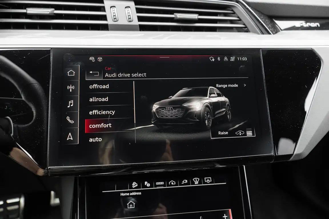 AUDI Q8 E-TRON