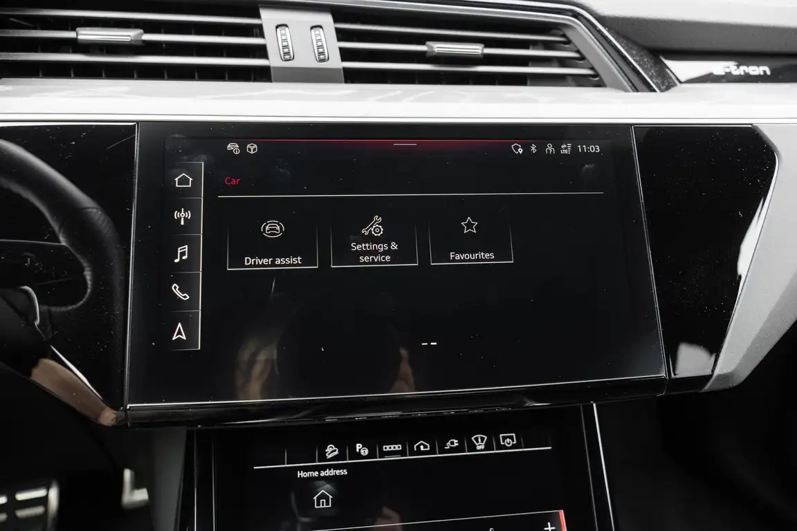 AUDI Q8 E-TRON