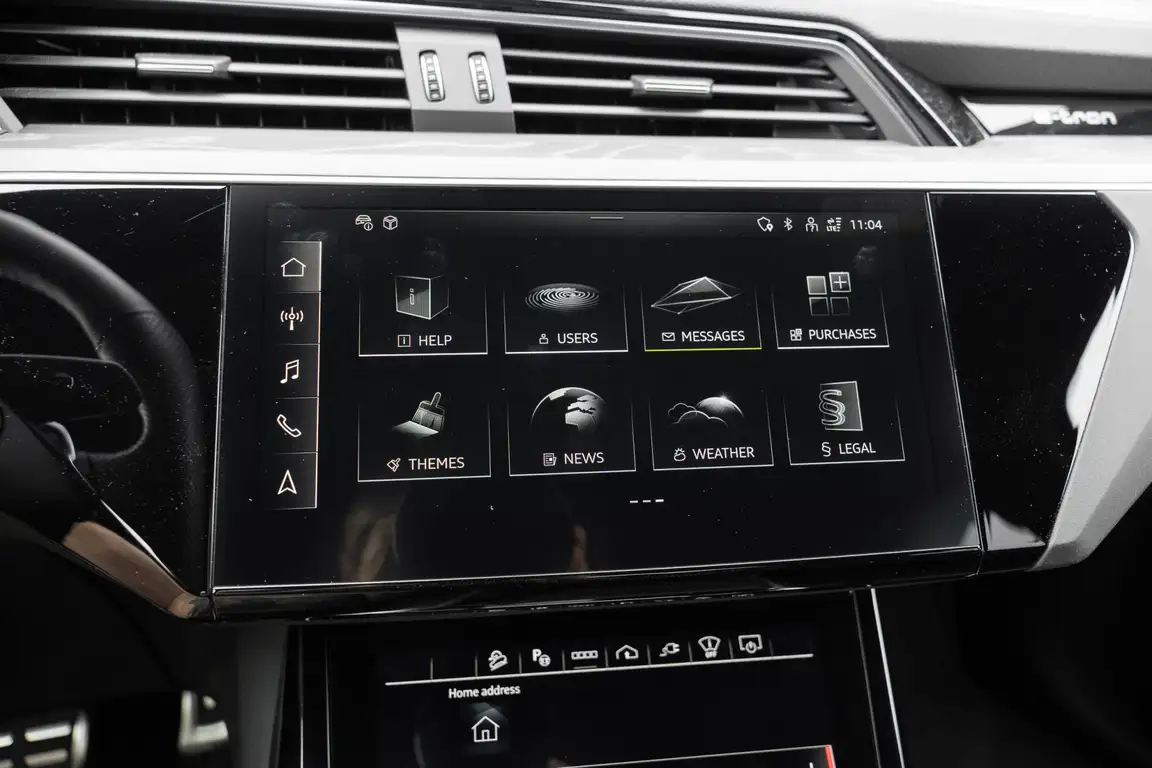 AUDI Q8 E-TRON