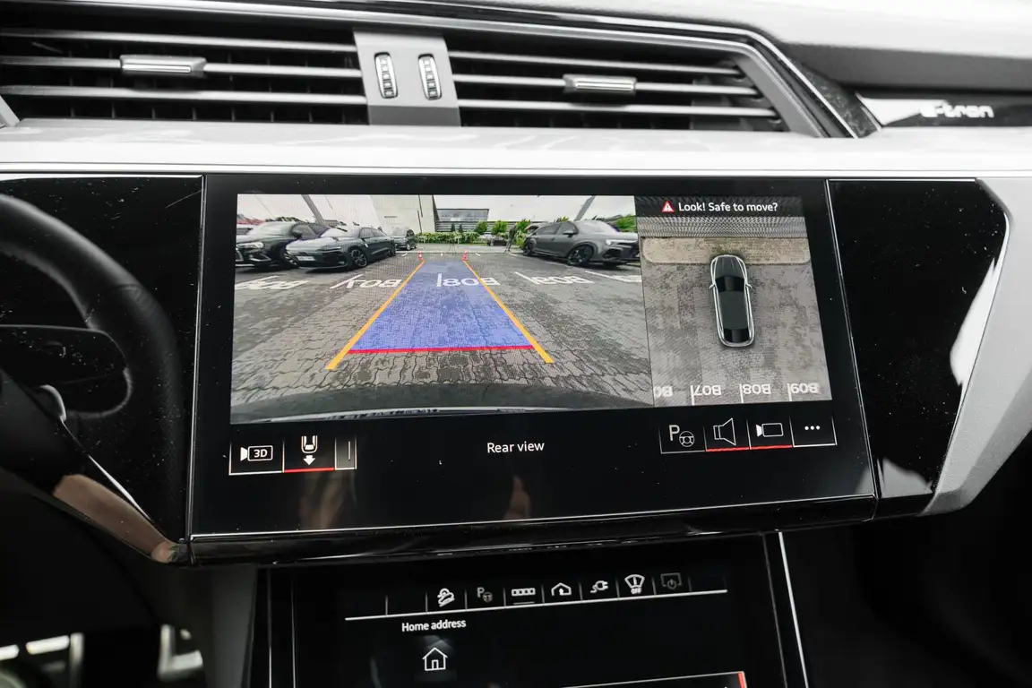 AUDI Q8 E-TRON