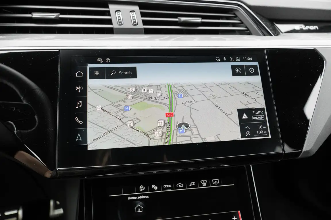 AUDI Q8 E-TRON