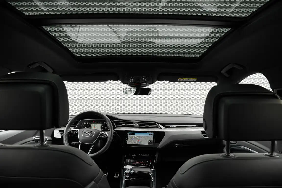 AUDI Q8 E-TRON