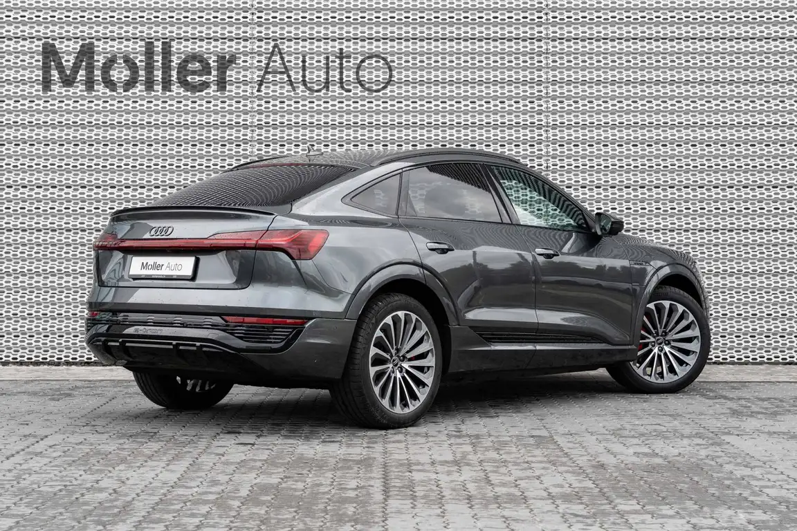 AUDI Q8 E-TRON