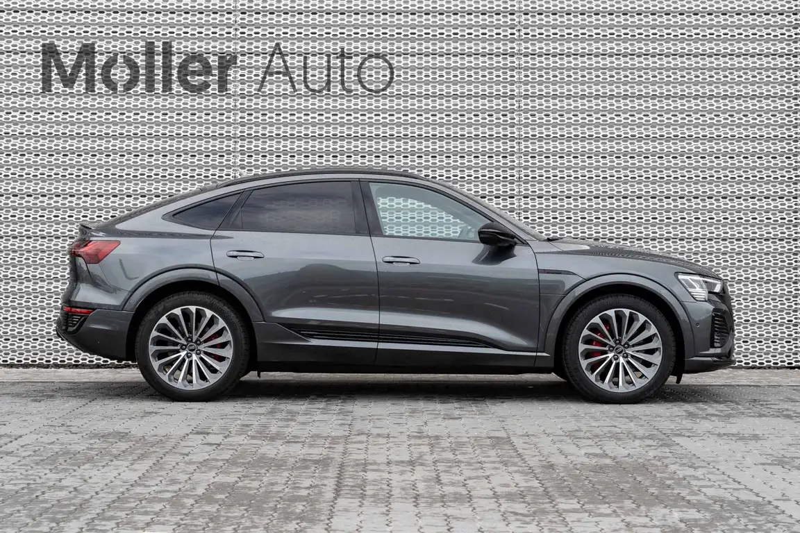 AUDI Q8 E-TRON
