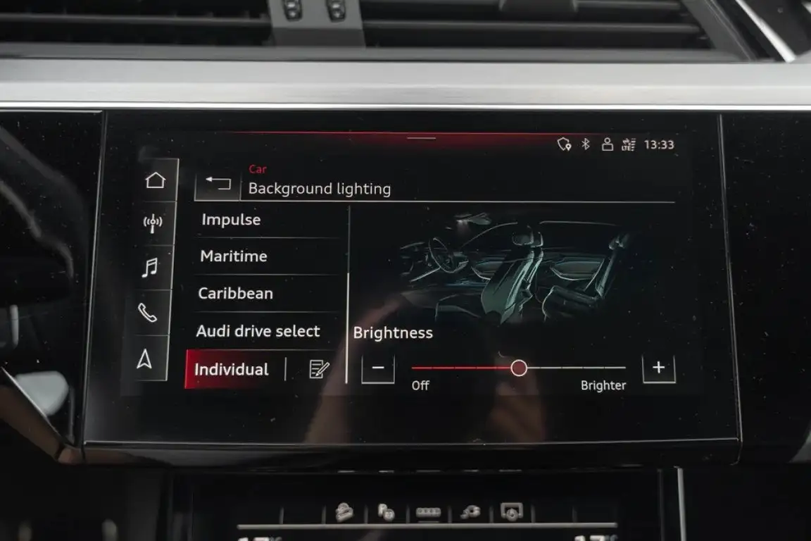 AUDI Q8 E-TRON