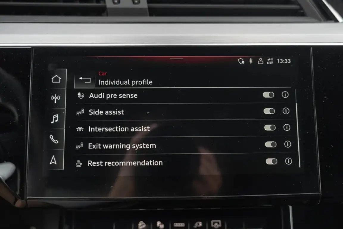 AUDI Q8 E-TRON