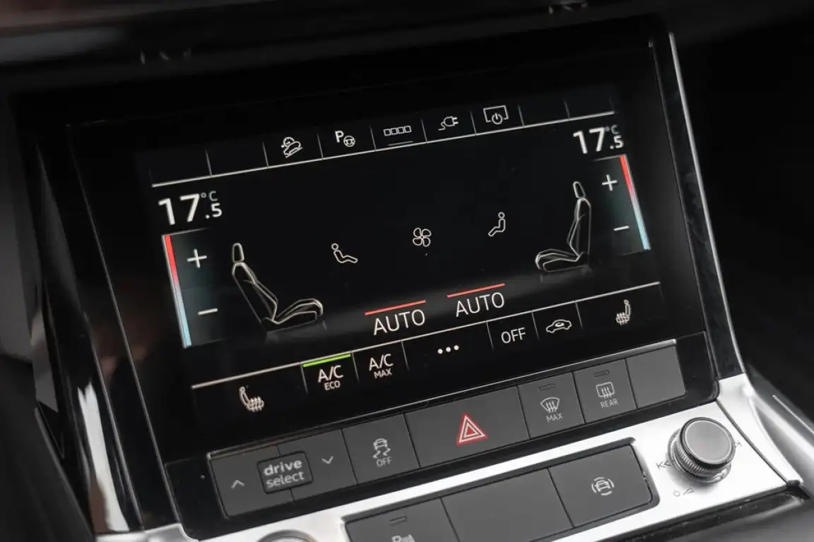 AUDI Q8 E-TRON