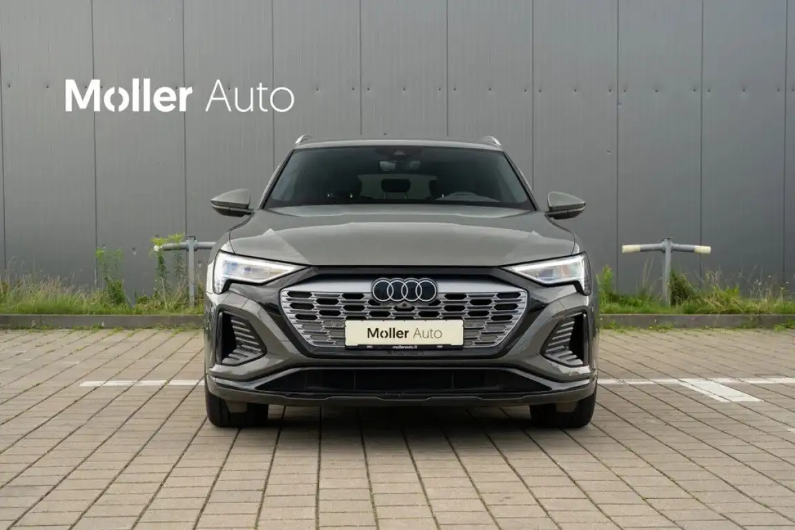 AUDI Q8 E-TRON