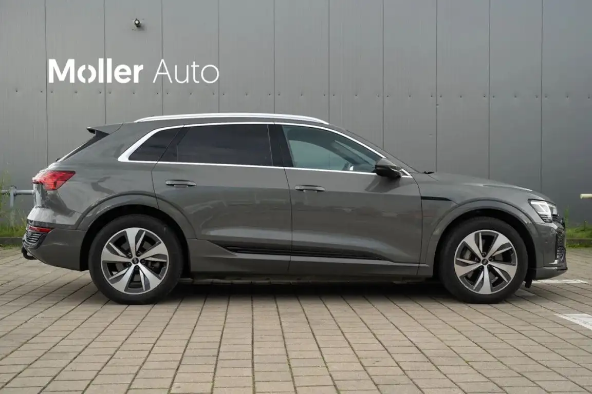 AUDI Q8 E-TRON
