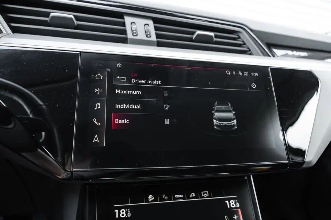 AUDI Q8 E-TRON