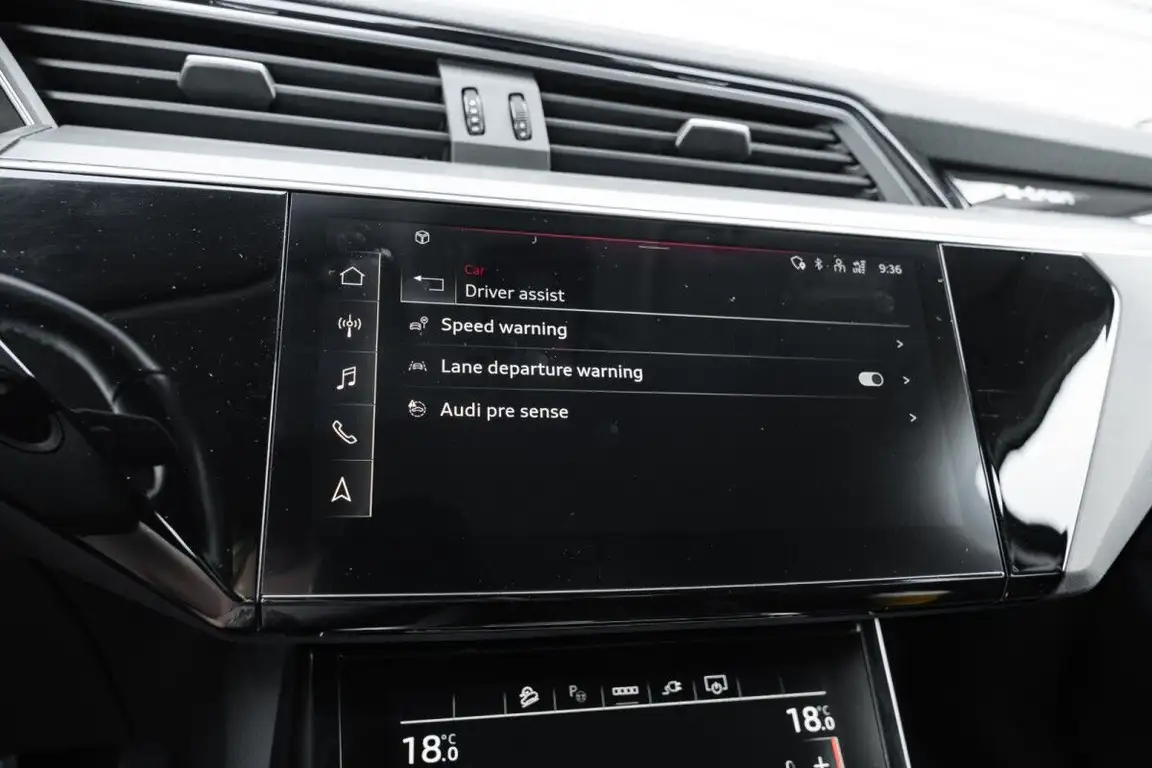 AUDI Q8 E-TRON