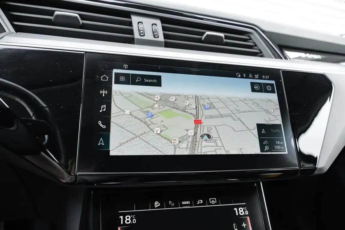 AUDI Q8 E-TRON