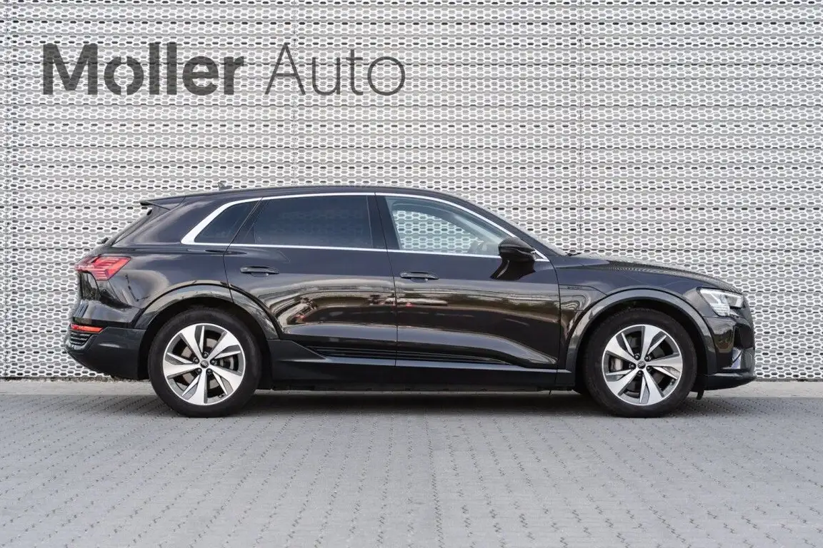 AUDI Q8 E-TRON