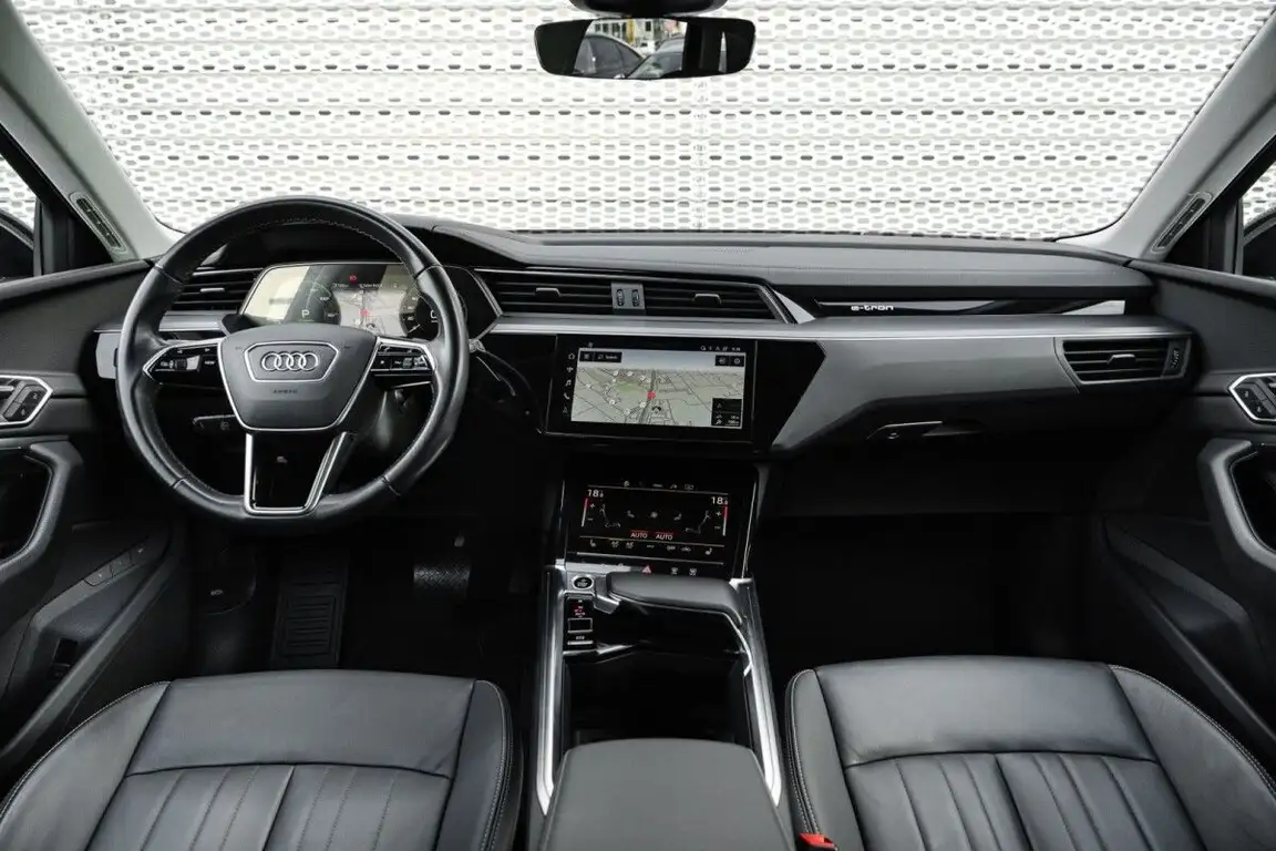 AUDI Q8 E-TRON