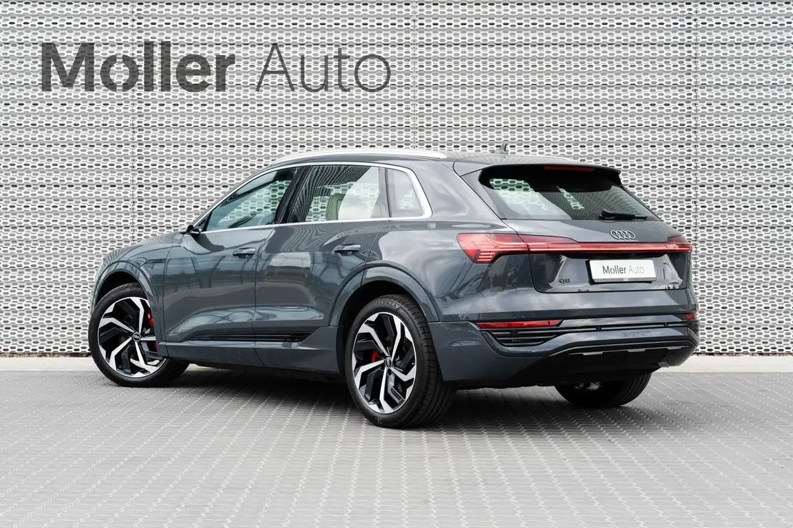 AUDI Q8 E-TRON