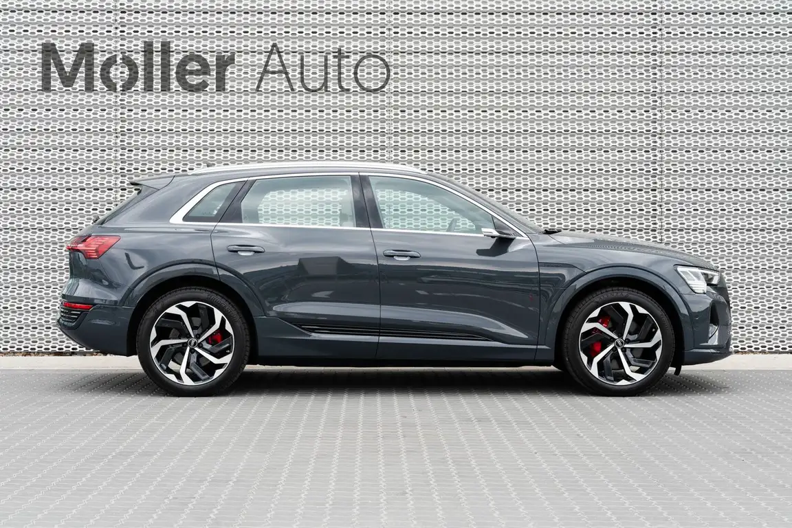 AUDI Q8 E-TRON