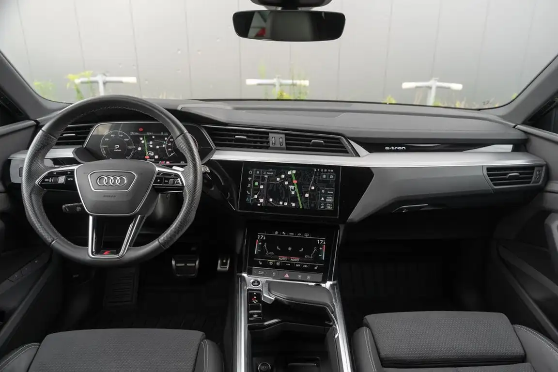 AUDI Q8 E-TRON