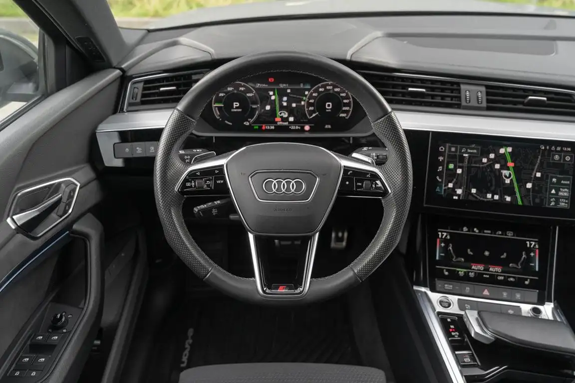 AUDI Q8 E-TRON