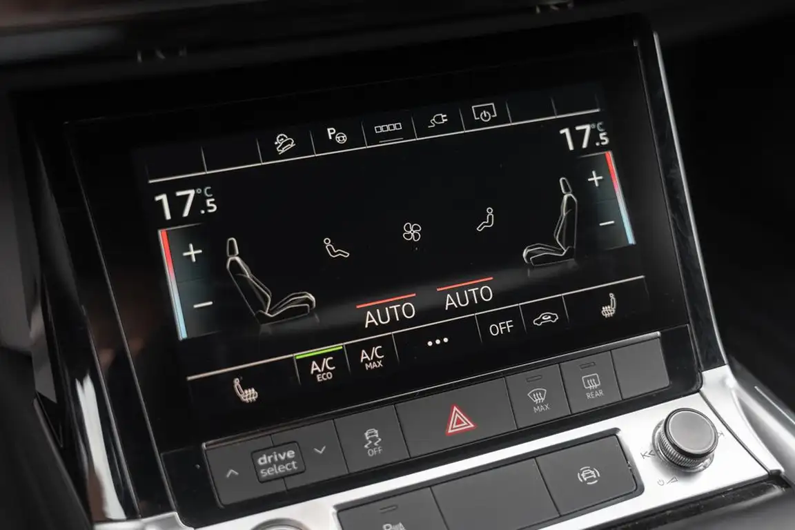 AUDI Q8 E-TRON