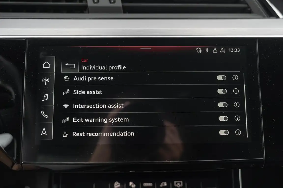 AUDI Q8 E-TRON