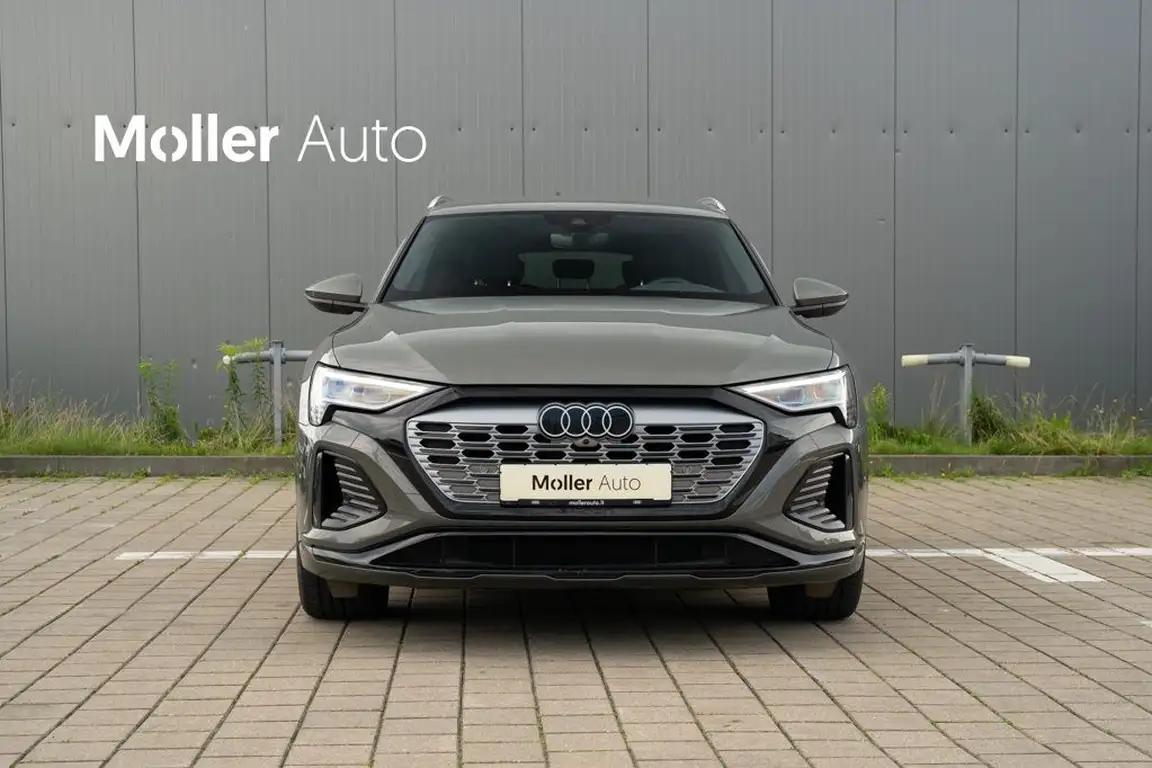 AUDI Q8 E-TRON