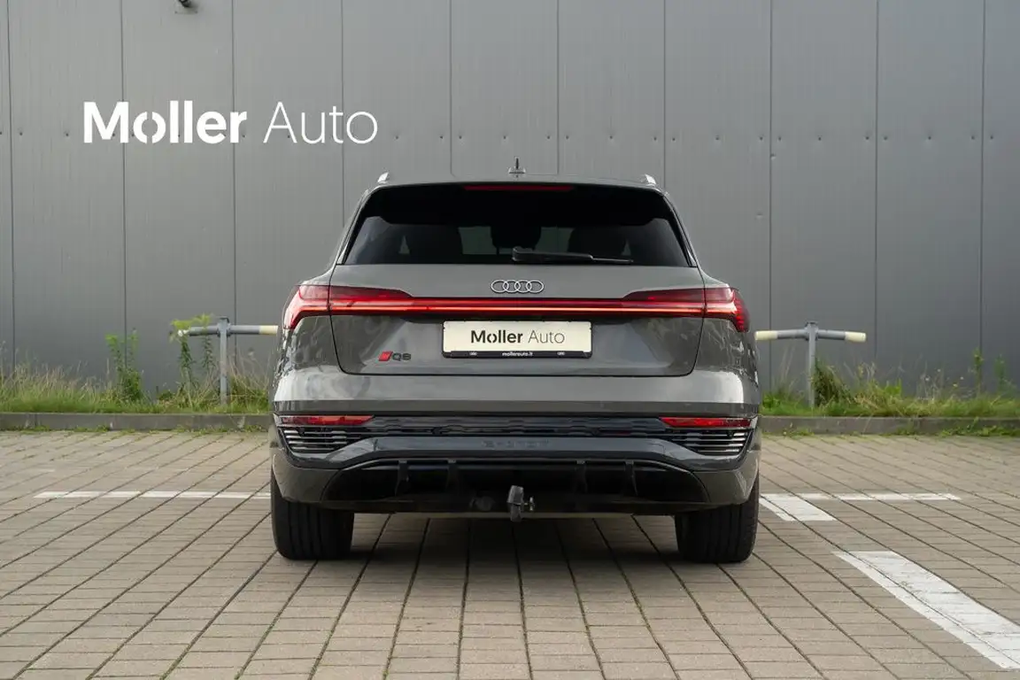 AUDI Q8 E-TRON